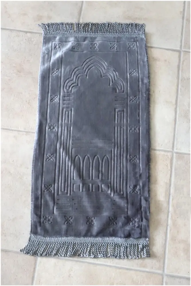 Tapis enfant (bébé) couleur gris (argenté) avec motifs